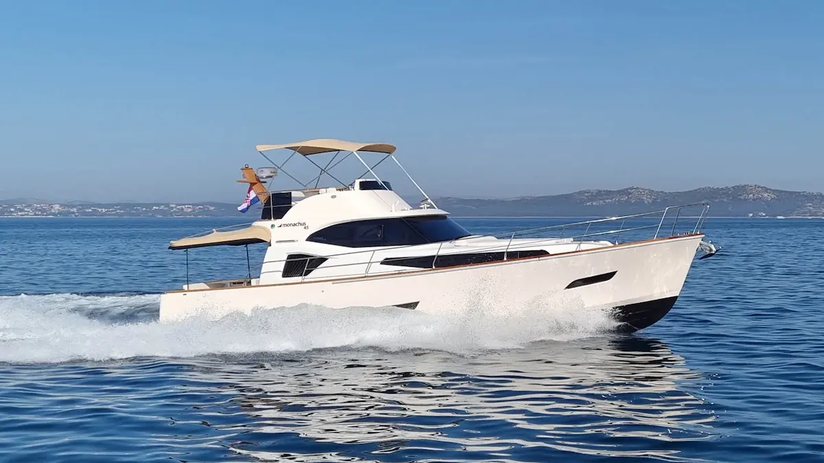 Monachus MY-47F Fly boutique flybridge yacht cruising in the Adriatic