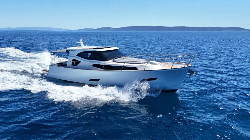 Monachus MY-47RC Retro Cruiser yacht cruising in the Adriatic Sea