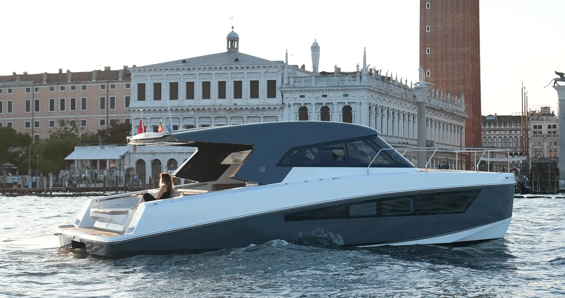 Makai 37 cruising in Venice
