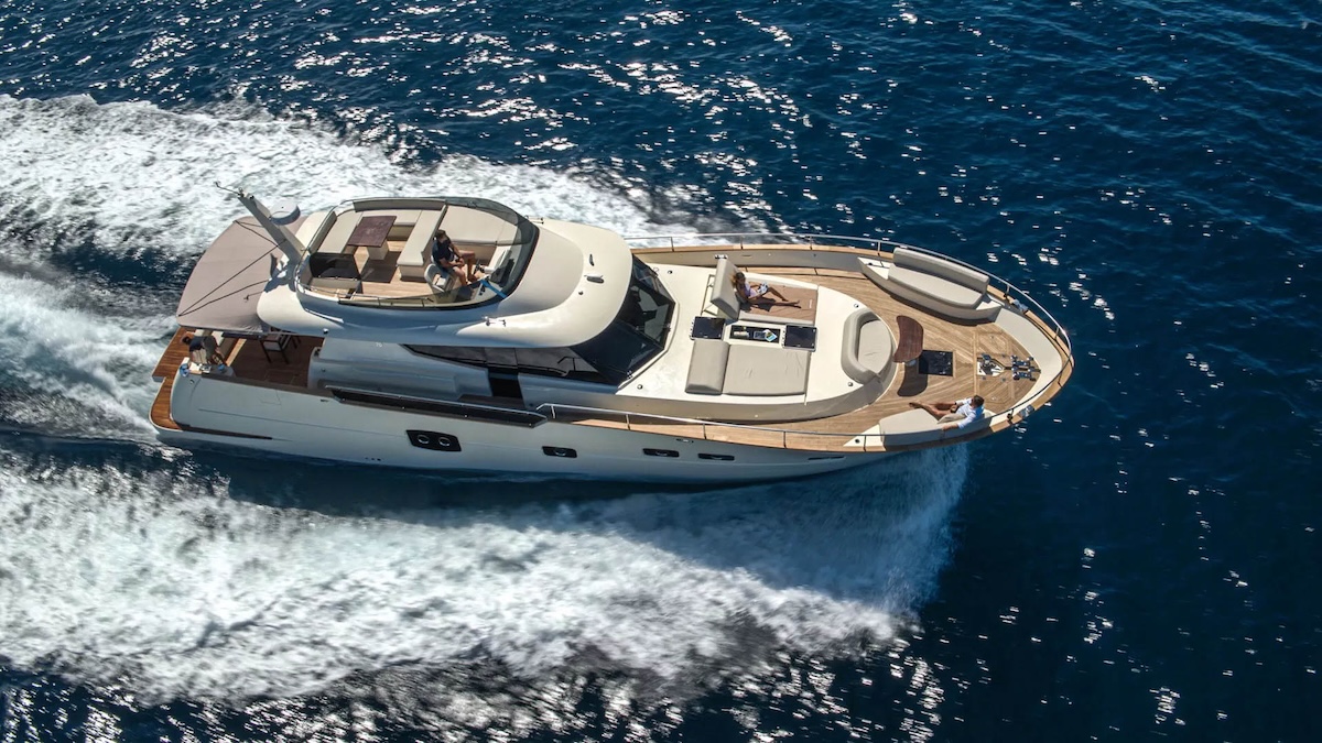 monachus-my70-flybridge-mediterranean